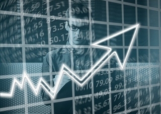"Unlocking the Potential: Exploring Business Intelligence Software for Data-driven Decision-making"