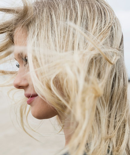 "Hair Protection Guide: Shielding Against Sun, Chlorine, and Salt Water"