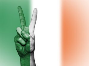 Alt Text: Illustration depicting the logos of Apple and Ireland.