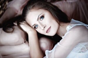 Alt Text: Close-up of large and expressive eyes.