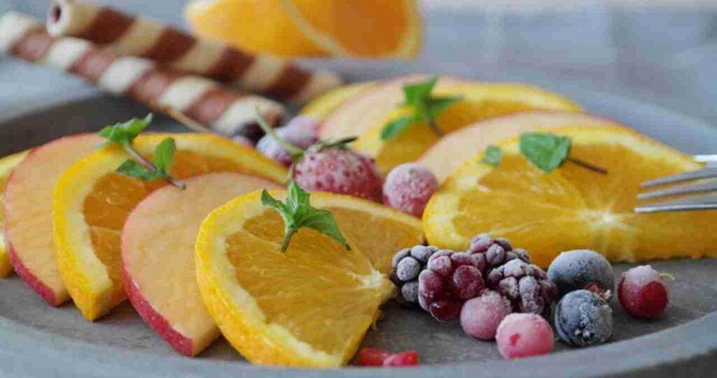 "Image of a variety of 20 best healthy snacks for weight loss, including fruits, nuts, and vegetables."