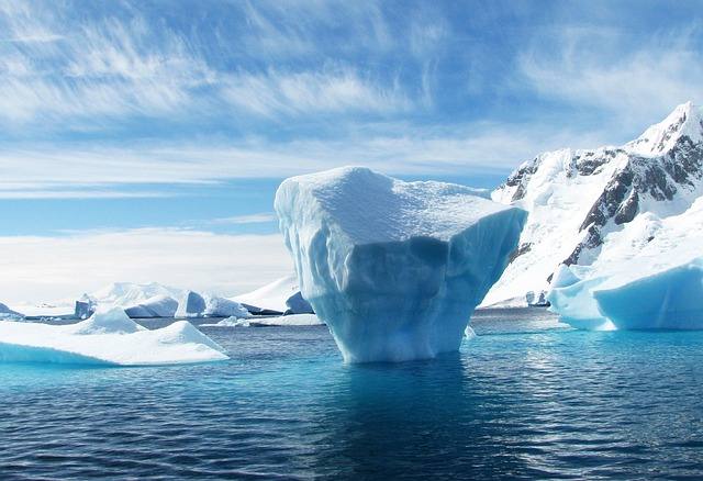 THE EPIC MARVELS OF THE SOUTH POLE : CONQUERING THE ICY ABYSS