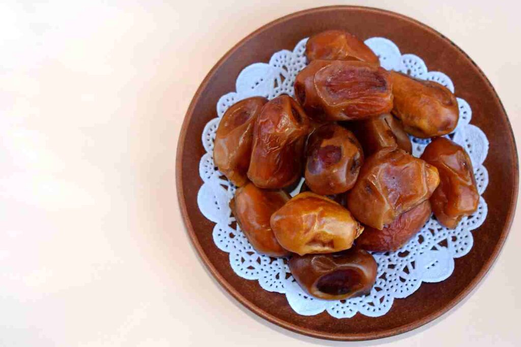 Nature's Sweet Gems: Health Benefits of Dates.
