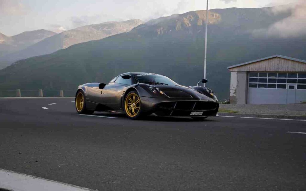 "Pagani Huayra - Exotic Supercar"