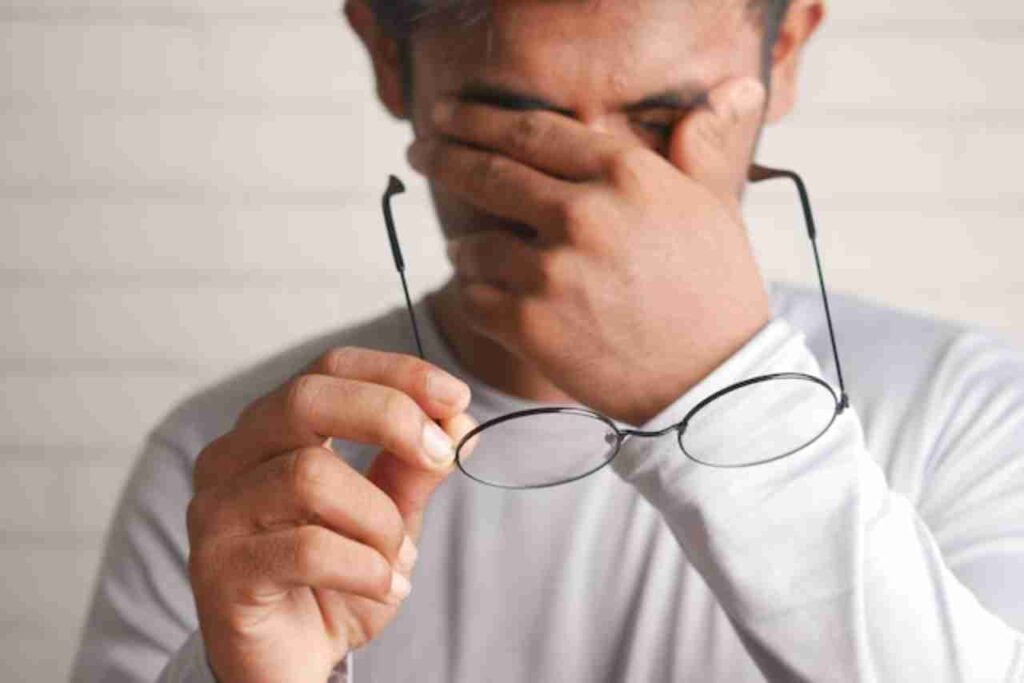 "Vitamin B12 Deficiency Symptoms"
