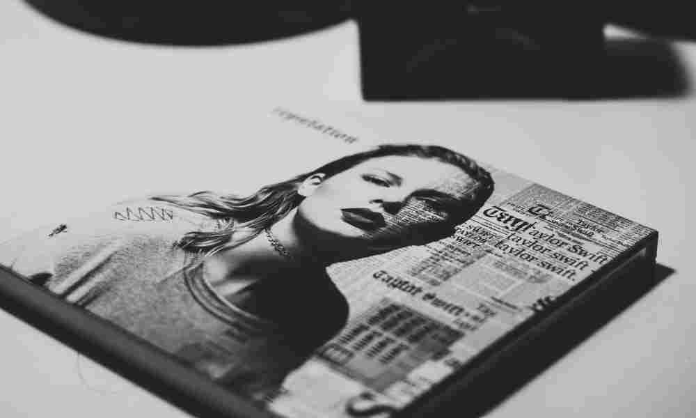 Taylor Swift: Iconic singer-songwriter and global sensation.