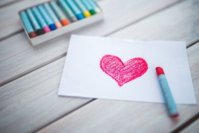 Valentine's Day celebration ideas, from romantic dinners to DIY gifts. Make your day special with unique activities and thoughtful gestures.